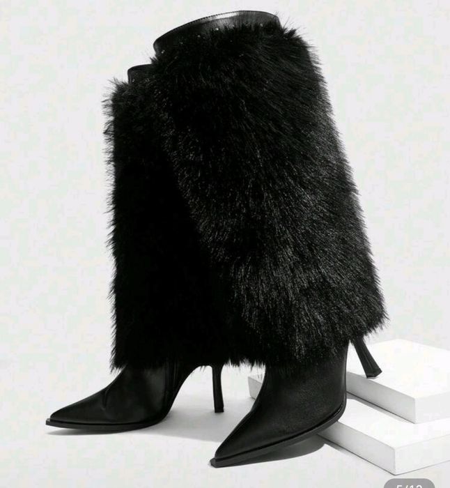 Нови уникални дамски ботуши на ток 37н.