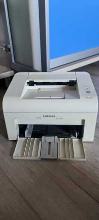 Продам лазерный принтер б/у