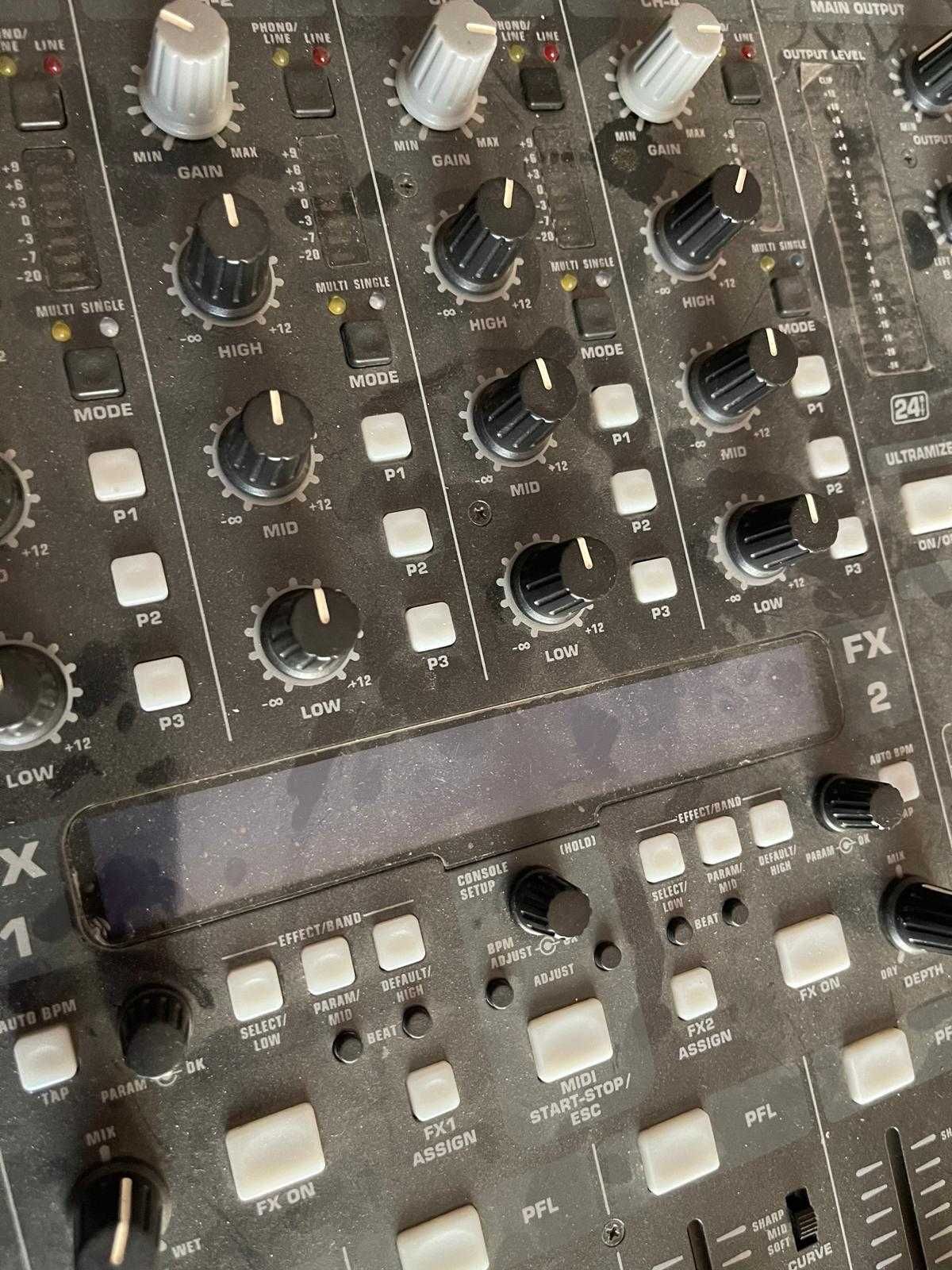 Consola DJ Numark MixTrack Pro 2 + Mixer BEHRINGER DDM4000