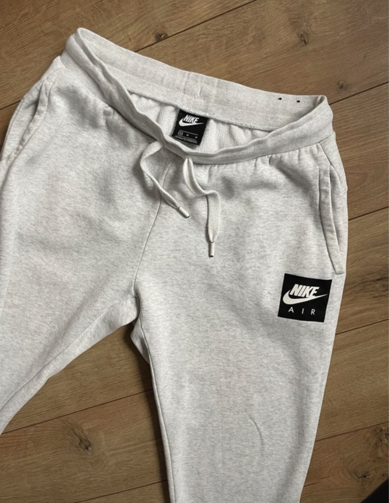 Pantaloni Nike Air