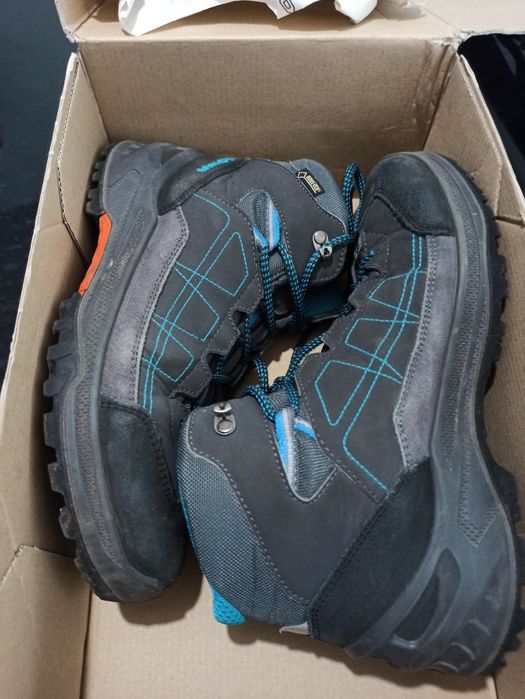 Детски младежки дамски туристически обувки Lowa Gore tex 38 номер