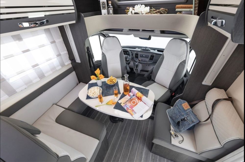 Inchiriere Autorulote Premium Ford Roller Team 286 TL Model 2024