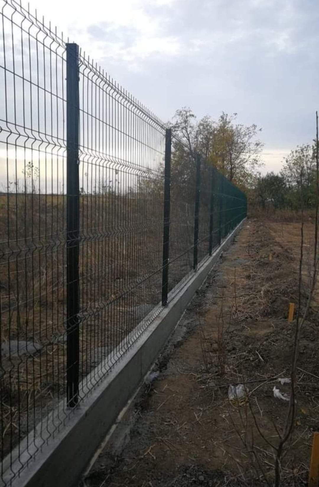 Construim garduri ori ce tip și model