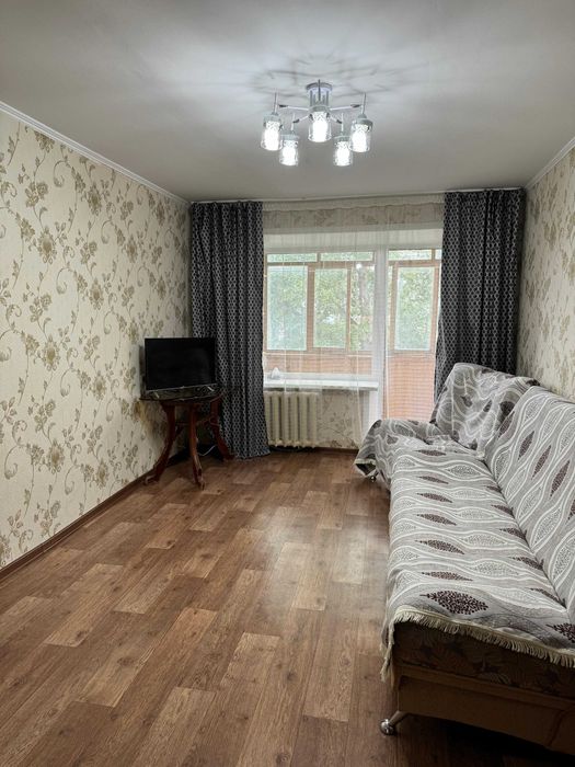 Продам 2-х комнатную квартиру в центре