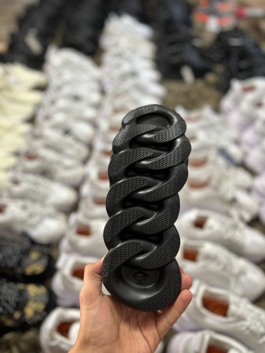 Versace Chain Reaction