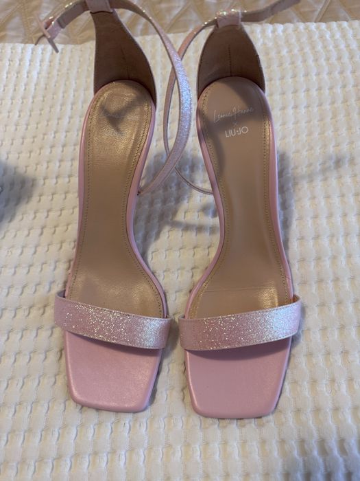 Дамски сандали