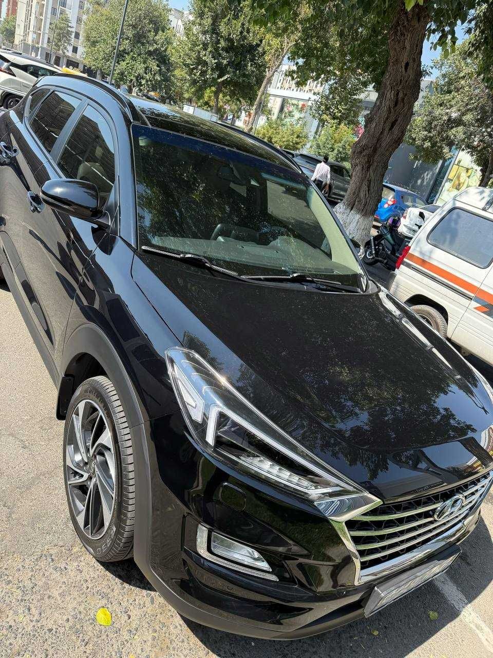 Hyundai Tucson 2020 года с пробегом 67.000 в полном пакете.