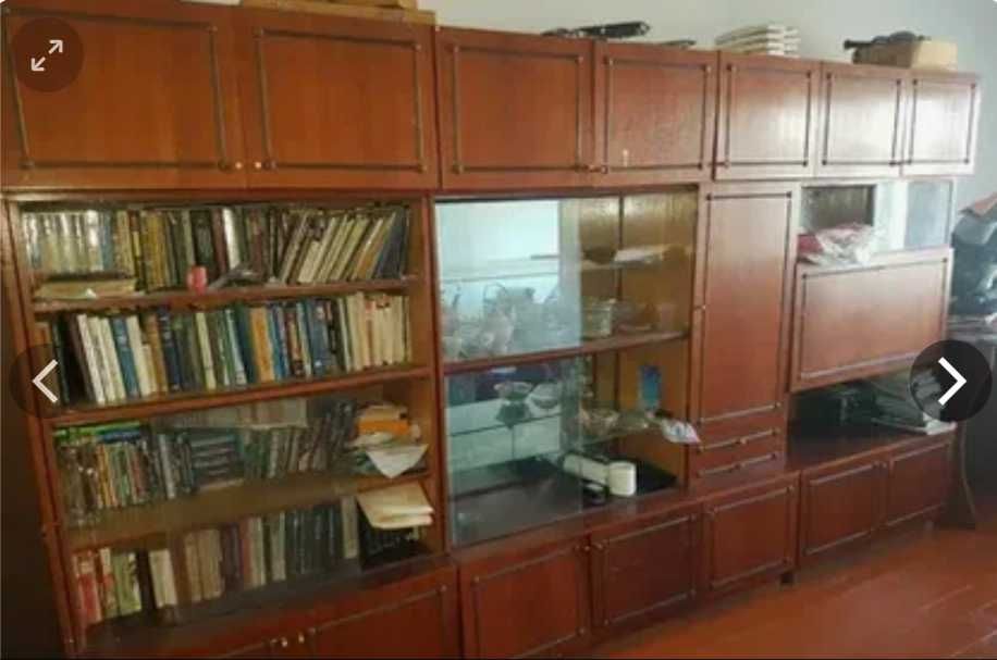 Стенка из 3 шкафов, высота шкафов - 1,95 м, цена за 1 шкаф