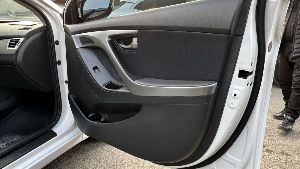 Hyundai Elantra 2011