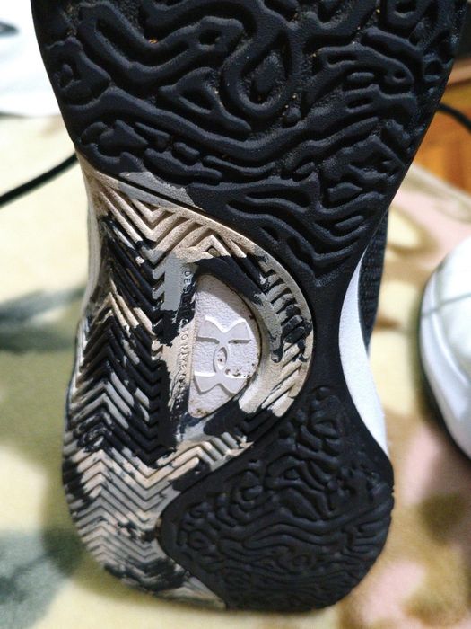 Ghete baschet Underarmour Jet 23