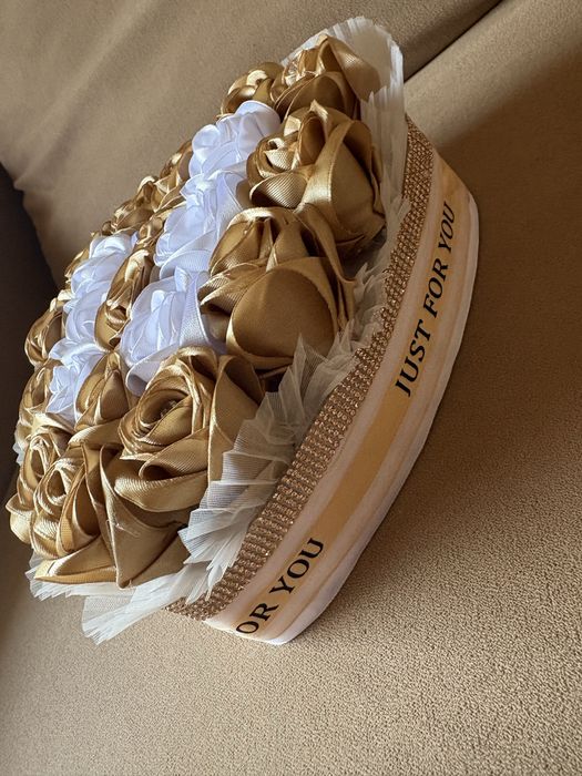 Букет сатенени рози