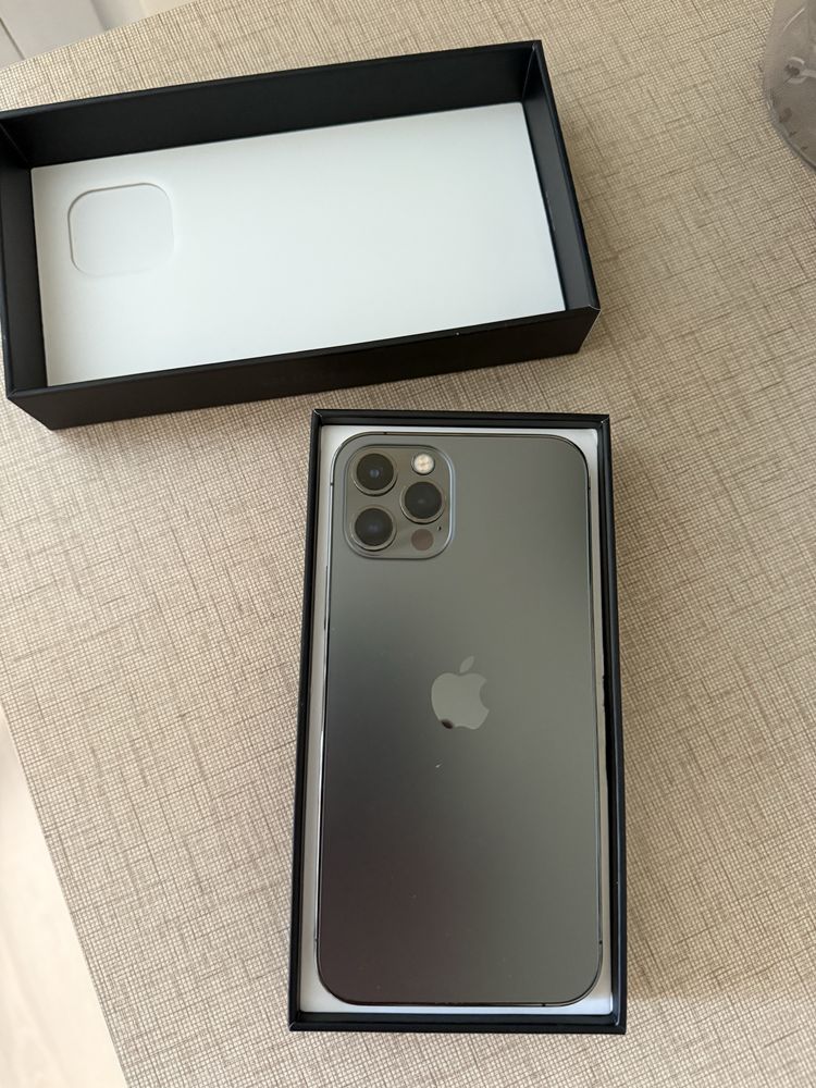 Iphone 12 pro - като нов