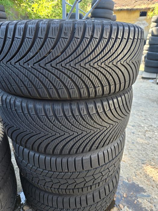 2бр. 225 45 18 Kumho всесезонни.