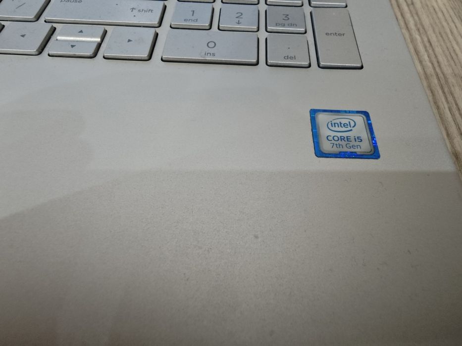 Laptop HP 15.6" HD (Touchscreen) i5