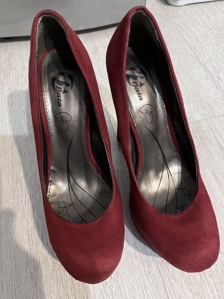 Продам женскую обувь, обе пары за 7000 тг.