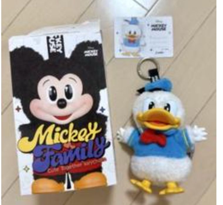 Pop mart:"Disney Brilok - Qiziqarli va Chiroyli Aksessuar" Orginal