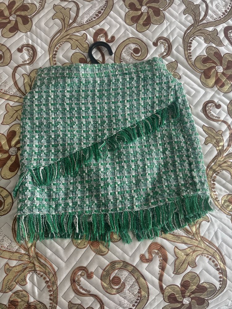 Продам юбку с пиджаком и шубу желетку
