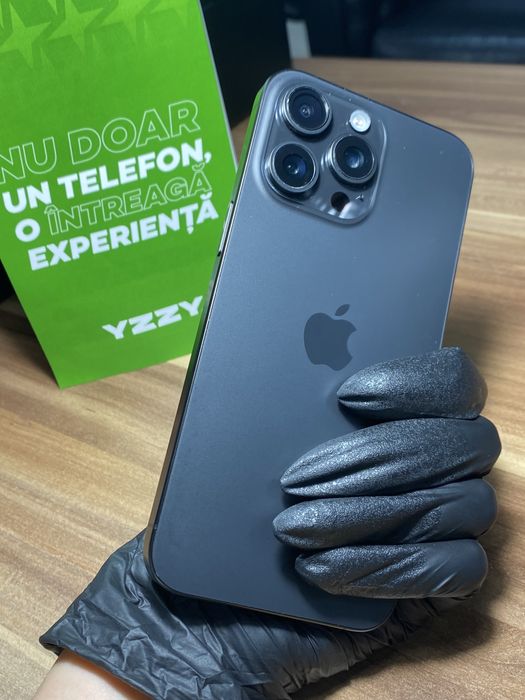 iPhone 15 Pro Max / 256 GB / Sănătate baterie 90% / Foarte bun