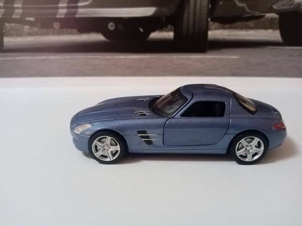 Machetă metalică Mercedes benz SLS MINICHAMPS