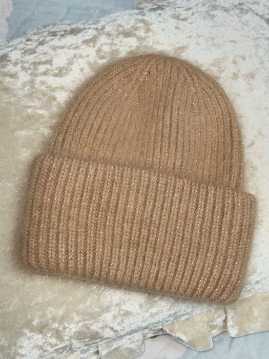 Зимняя шапка женская