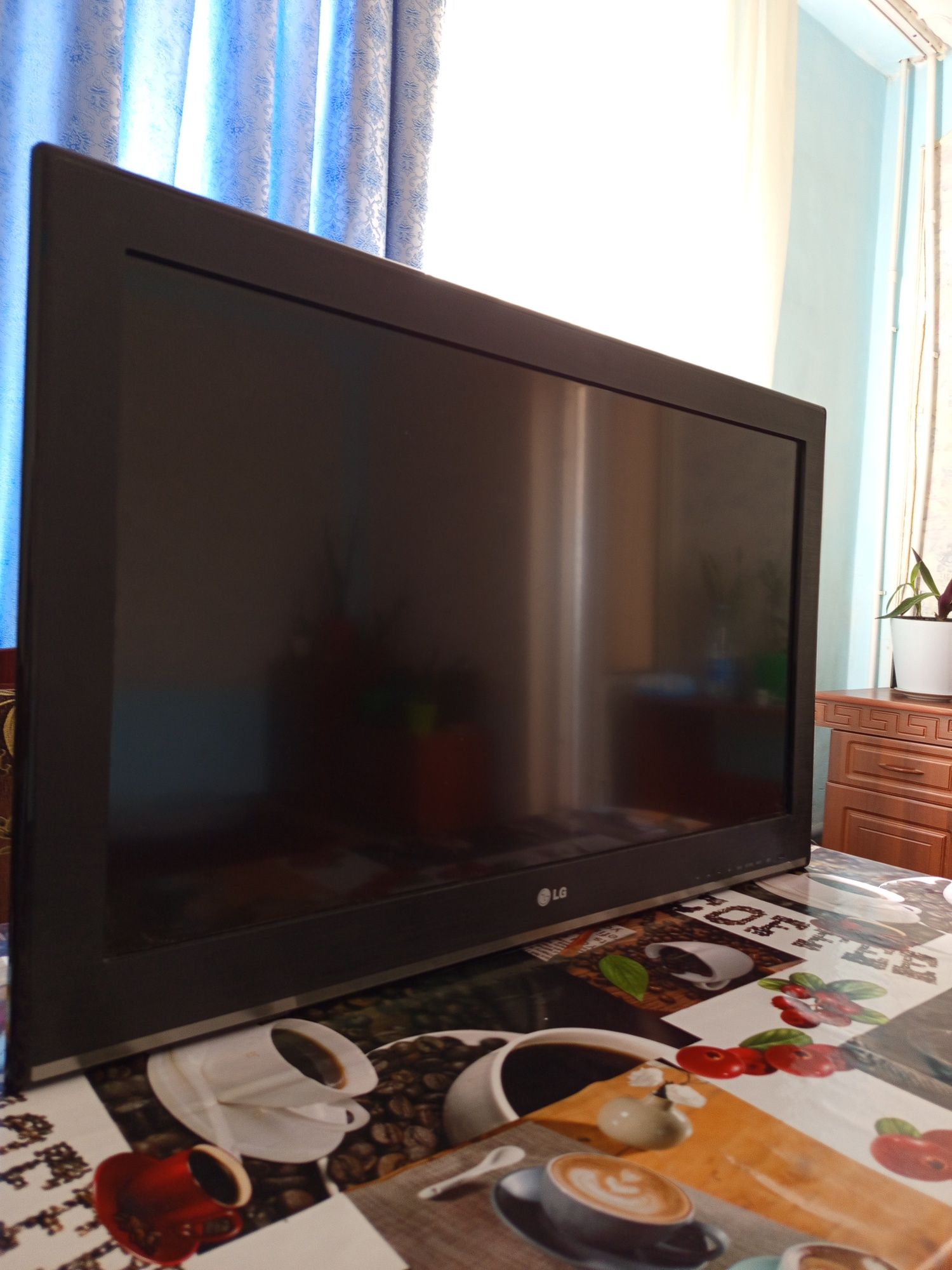 LG телевизор 32 дюйма