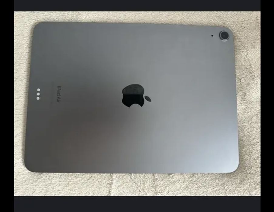 Планшет Apple iPad Air 5