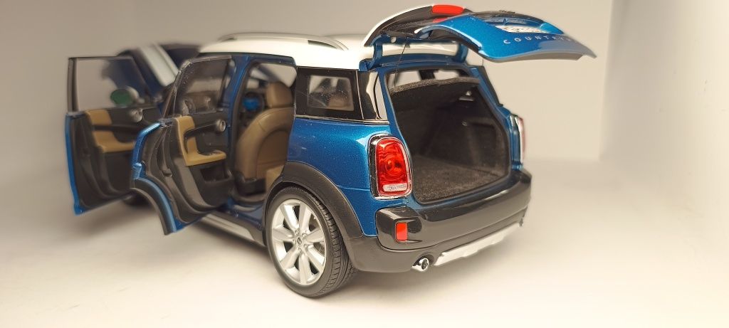 Machetă Mini cooper s COUNTRYMAN 1/18 Kyosho