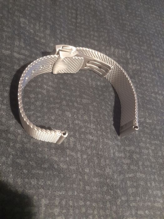 Меш верига чисто нова