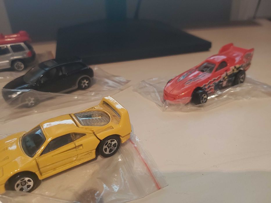 7 masinute colectibile scara 1/64 (se vand doar impreuna)