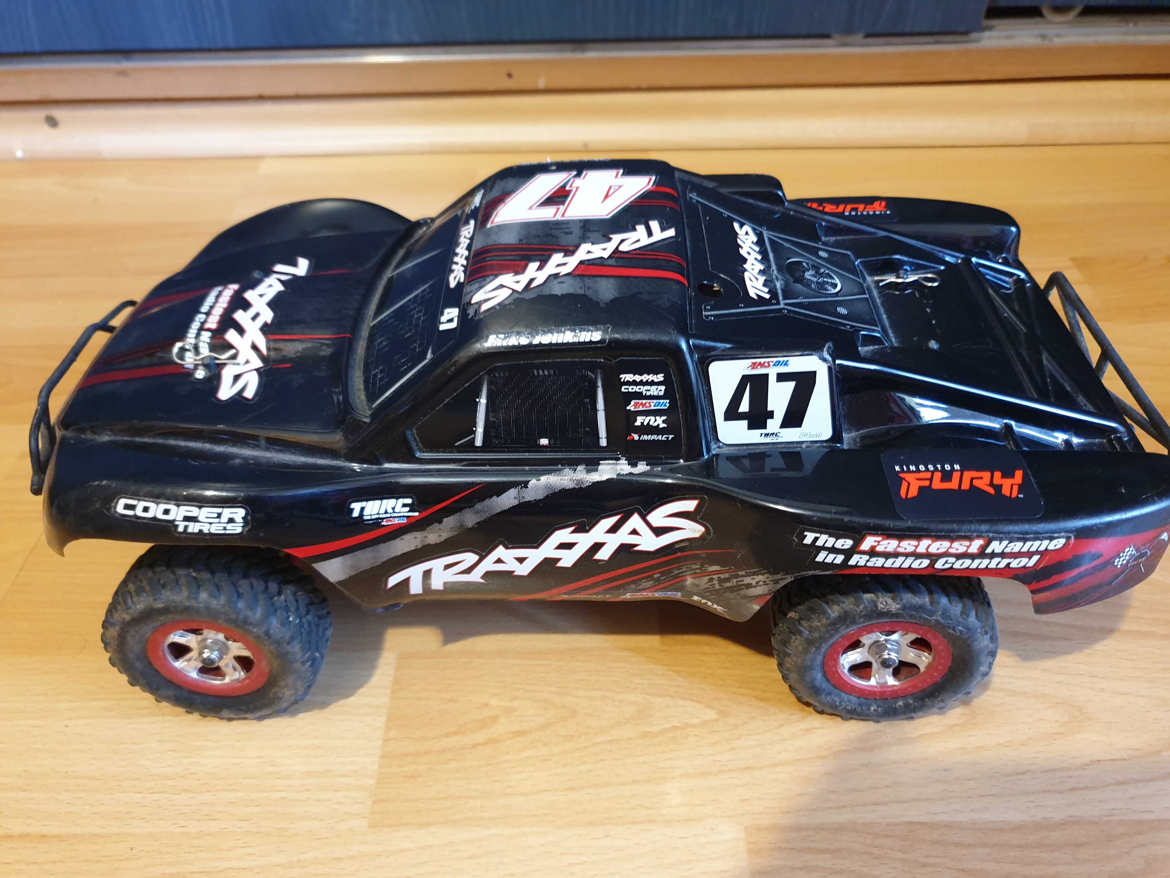 Traxxas slash 4x4 scara 1/16