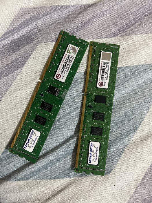 2 планки DDR3 по 2 гб