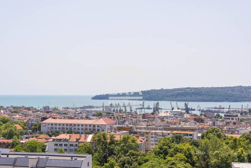 Продава се Тристаен апартамент в Варна, Център - 94 кв.м за 2394 €/кв.м - Снимка #6