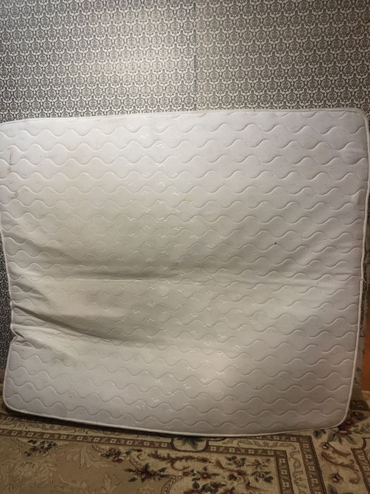 Отдам матрас,самовывоз.