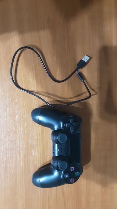 Vând controler pt orice model de ps4 Nu raspund pe whatsapp!