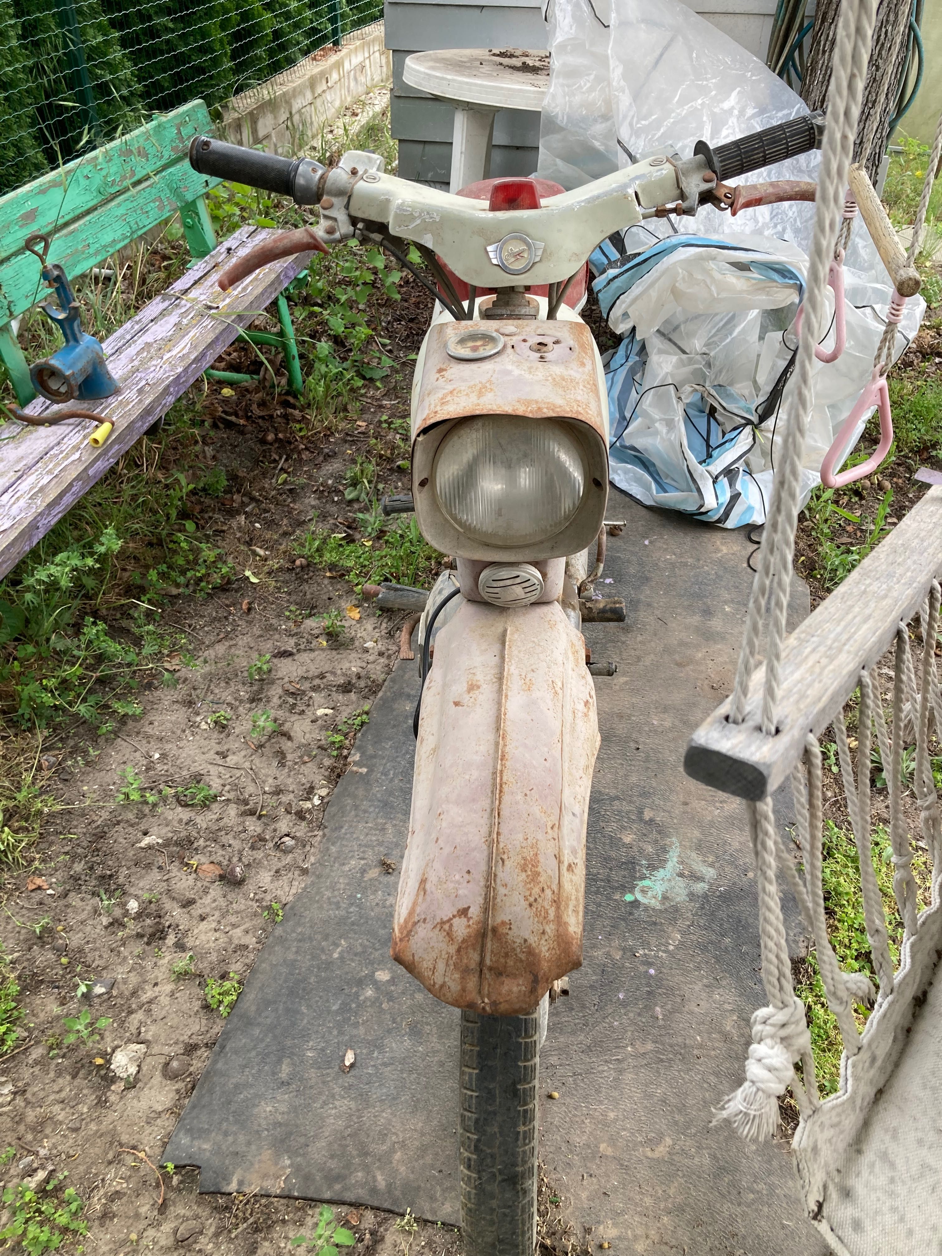 Продавам мотоциклет симсон