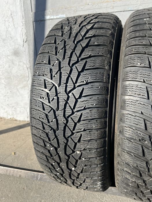 2 бр. зимни гуми 215/60/16 Nokian 6+ mm DOT 3218