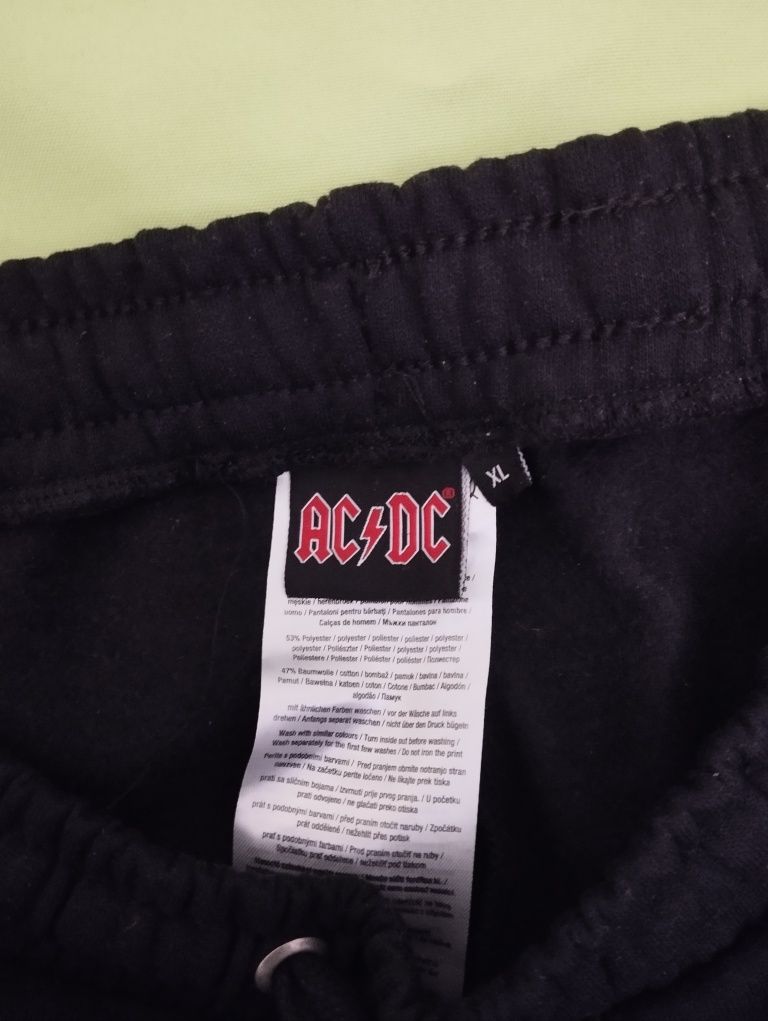 Pantaloni originali AC / DC bun pt.  marimi M, L, XL transport inclus