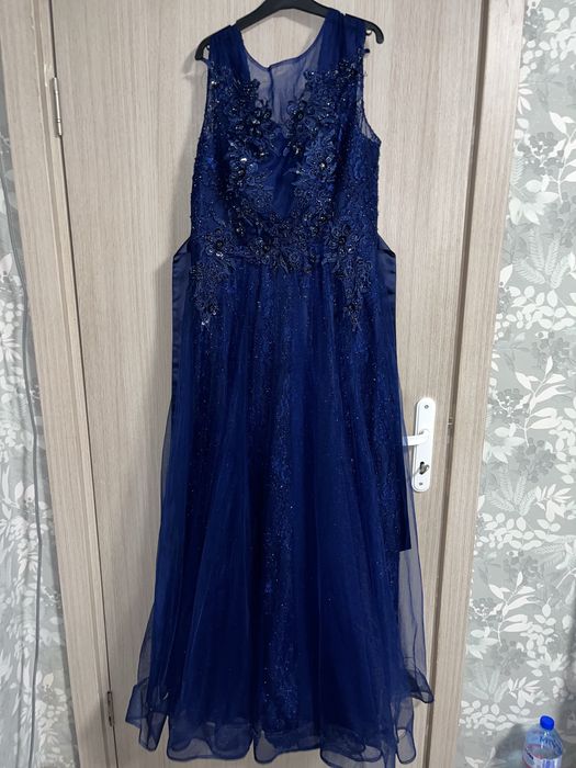 Рокля за офизиален повод!