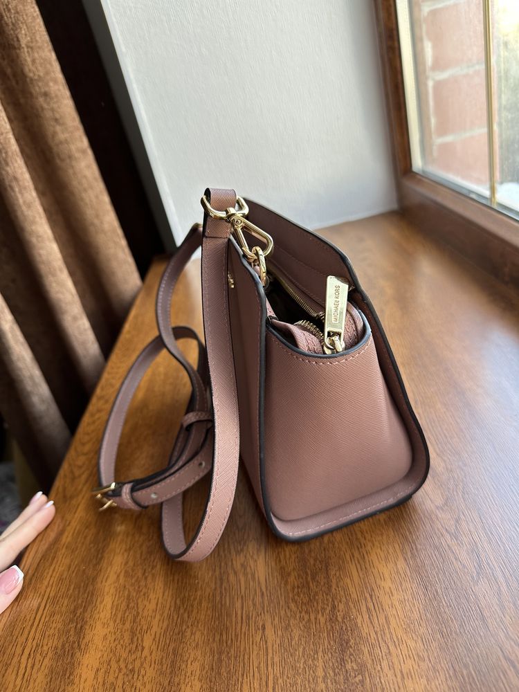 Продам сумку Michael Kors
