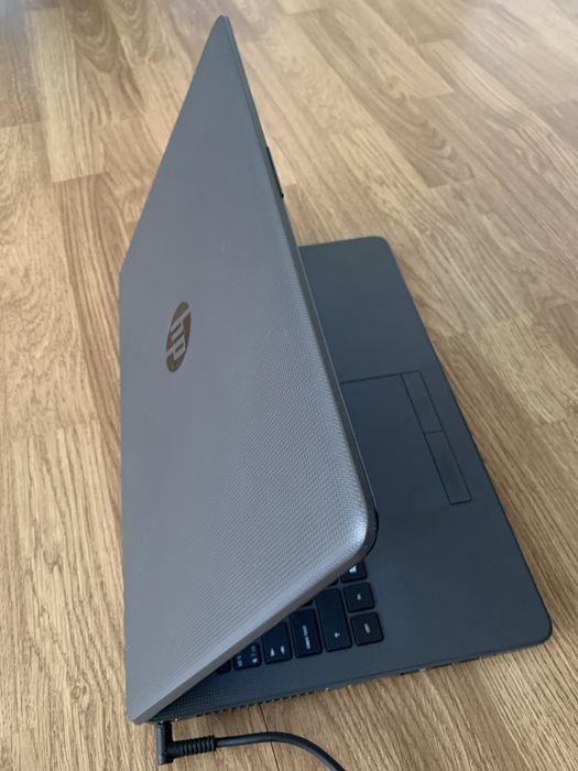 Laptop HP Slim display 15,6 led,500gb m,4gb ram perfect functional.