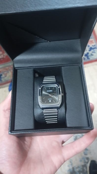 5к часы Casio кварцывые толко с руки на руки без куры