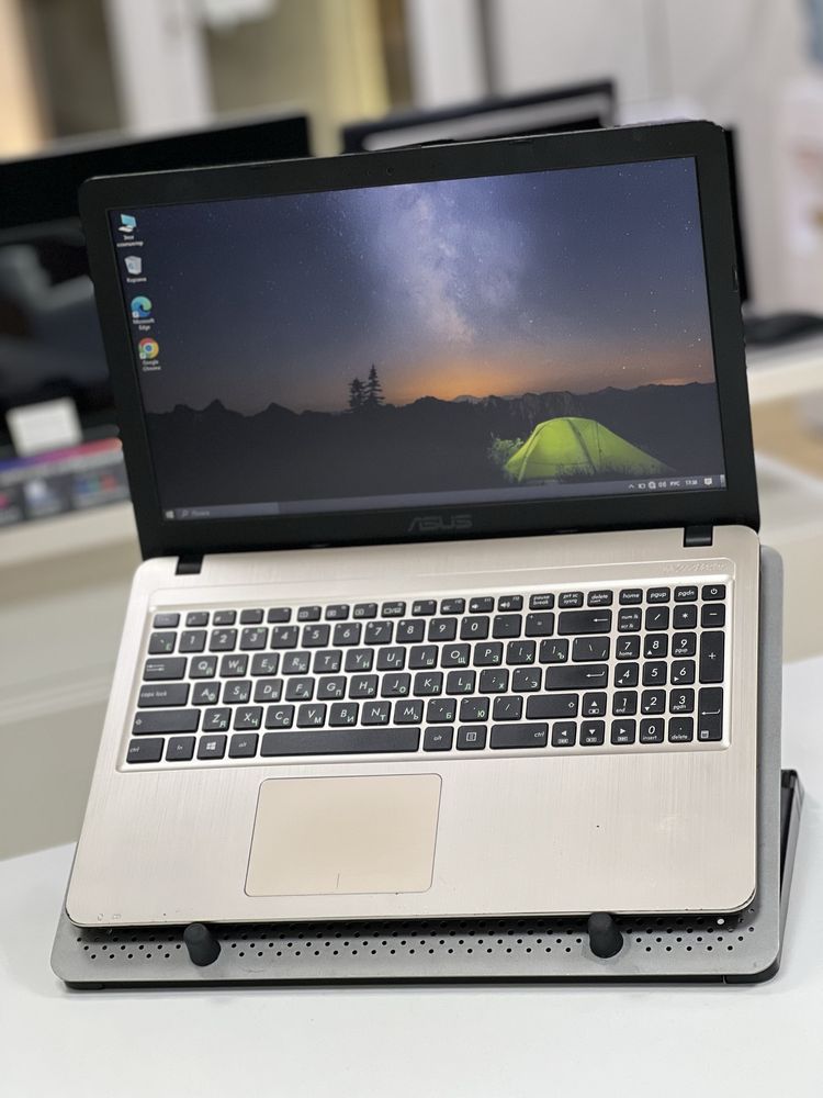 ASUS | Intel Core i3-4005U | ОЗУ 4Gb | SSD 256Gb