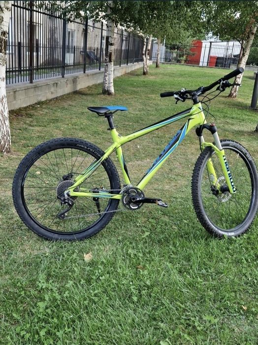 Vand Bicicleta Univega.

Frane hidraulice.
Disc spate 160mm/disc fata