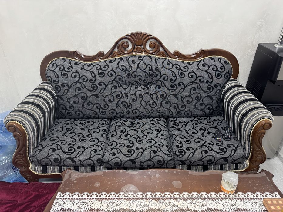 Мебел кресло стол комлект сотилади