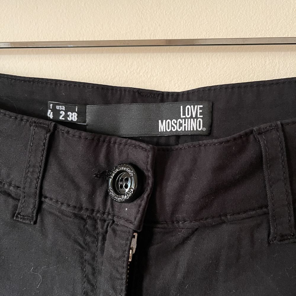 Къси панталони Love Moshchino