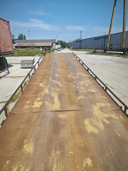 Товарна рампа за мотокар