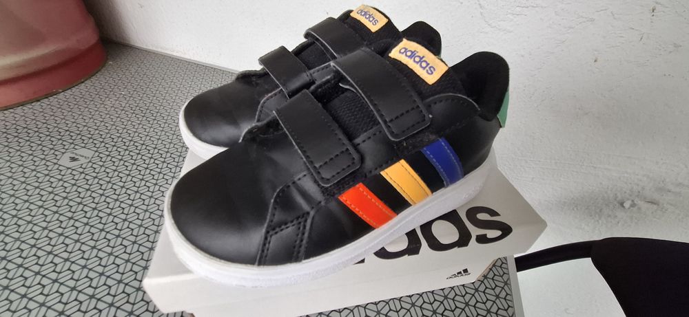 Адидас кожени обувки