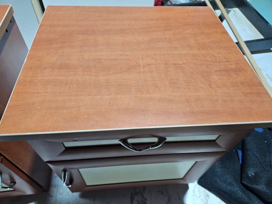 2 нощни шкафчета (втора употреба)