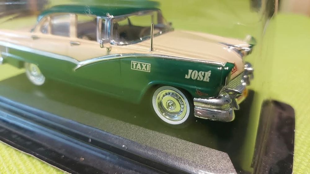 FORD FAIRLANE, LA HABANA 1956, Цена:25лв.  Модел 1:43,