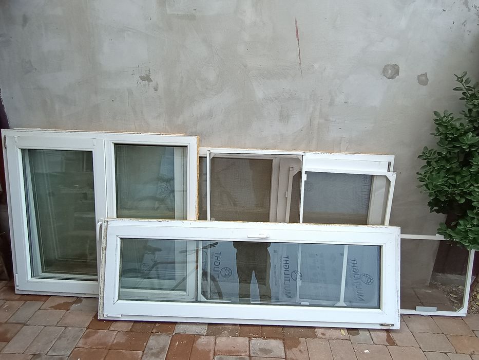 Vând geamuri termopan 300 lei